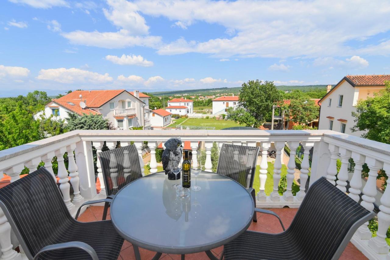 Apartments Basic Sveti Anton 88 Малинска Екстериор снимка