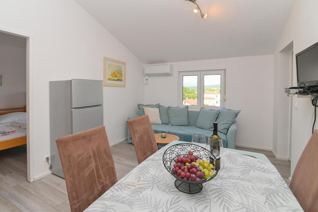 Apartments Basic Sveti Anton 88 Малинска Екстериор снимка