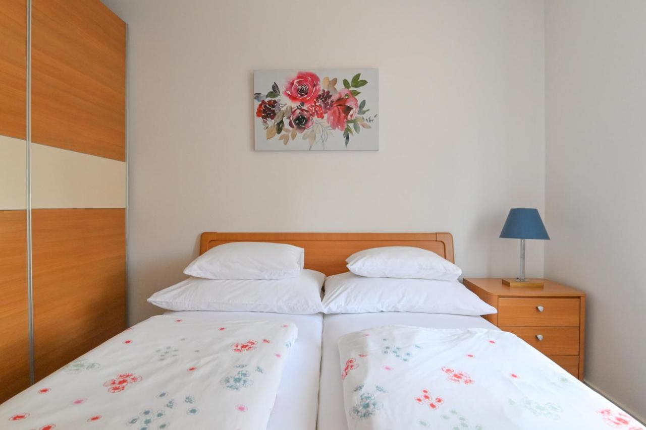 Apartments Basic Sveti Anton 88 Малинска Екстериор снимка